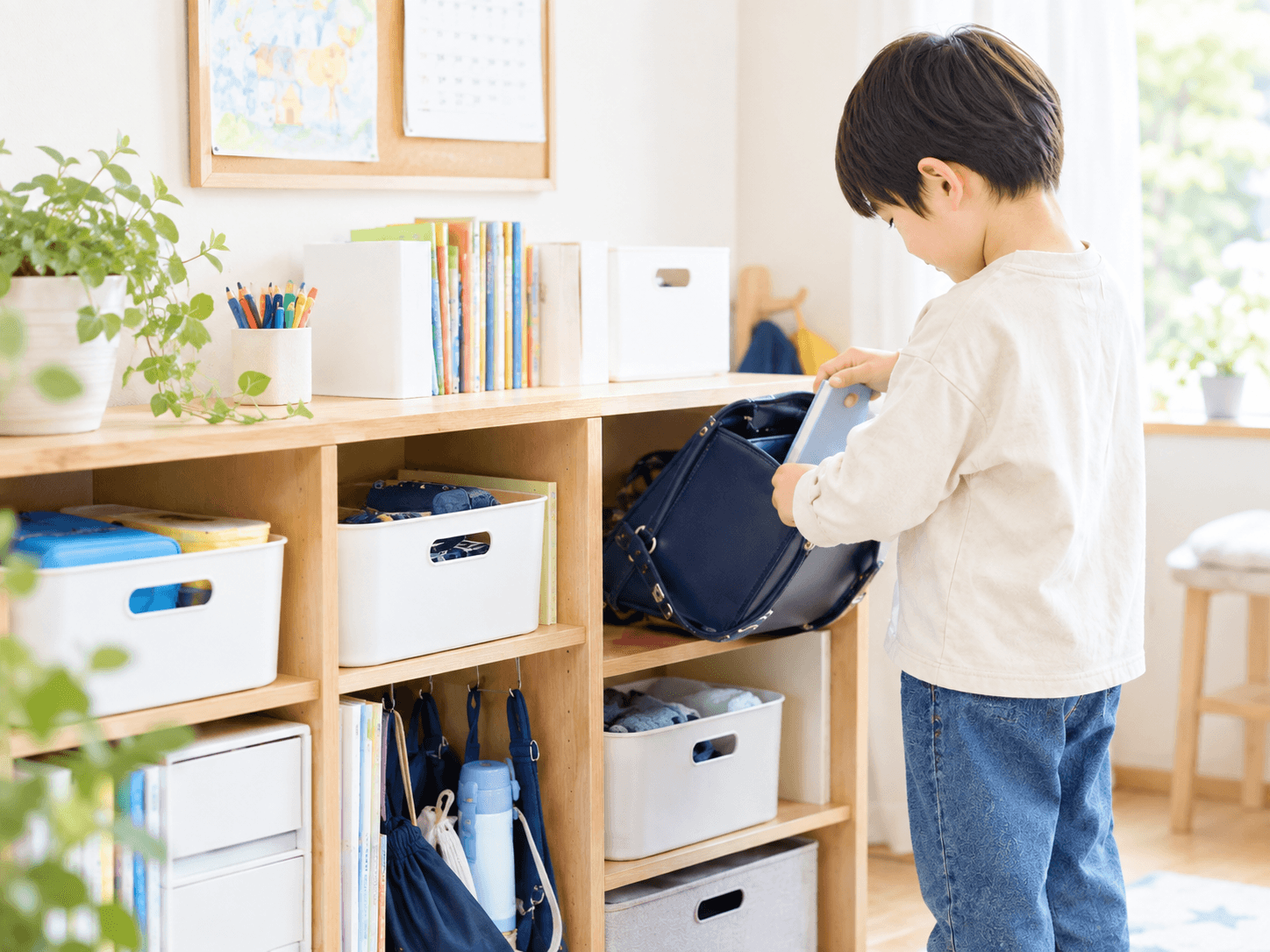 新学期の子ども用品がすっきり片づく収納術。迷わず戻せる仕組みづくり